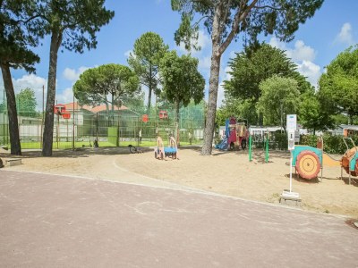 Chalet Mobilheim in Saint-Jean nahe Strand & Pool - Outdoor photo 32