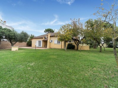 Holiday house Beautiful holiday home in Ardea with garden - Outdoor photo 6