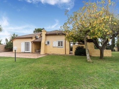 Holiday house Beautiful holiday home in Ardea with garden - Outdoor photo 7