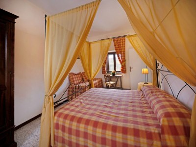 Cottage Mansion in Prodo near Lake Bolsena - Features photo 12