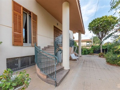 Holiday house Villa with Pool, Pets & WiFi - Outdoor photo 3