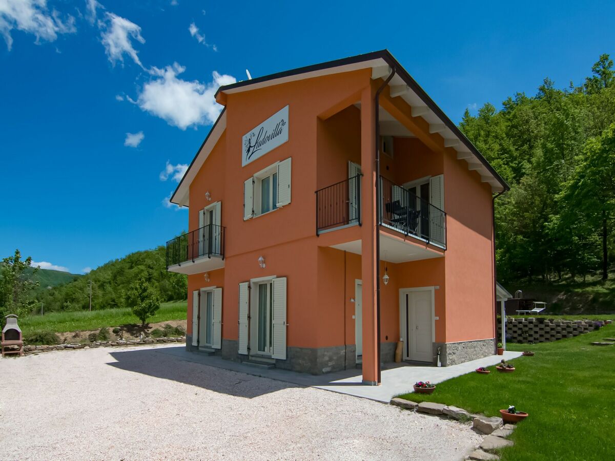 Holiday house Villa in Borgo Pace mit Privatpool - Outdoor photo 2