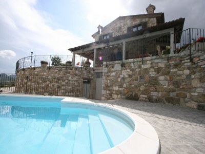 Villa Farmhouse Villa w/ Pool - Outdoor photo 9