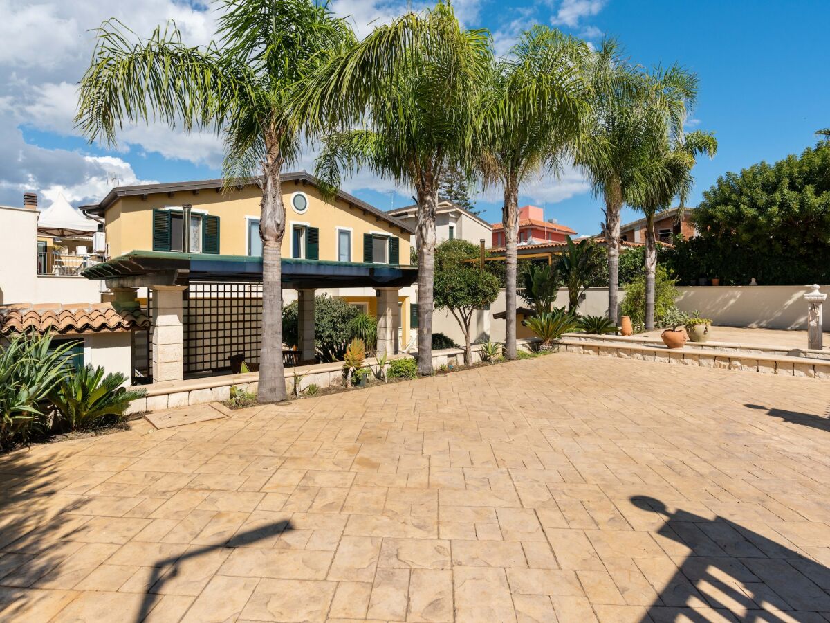 Apartment Retreat near Ionian Sea