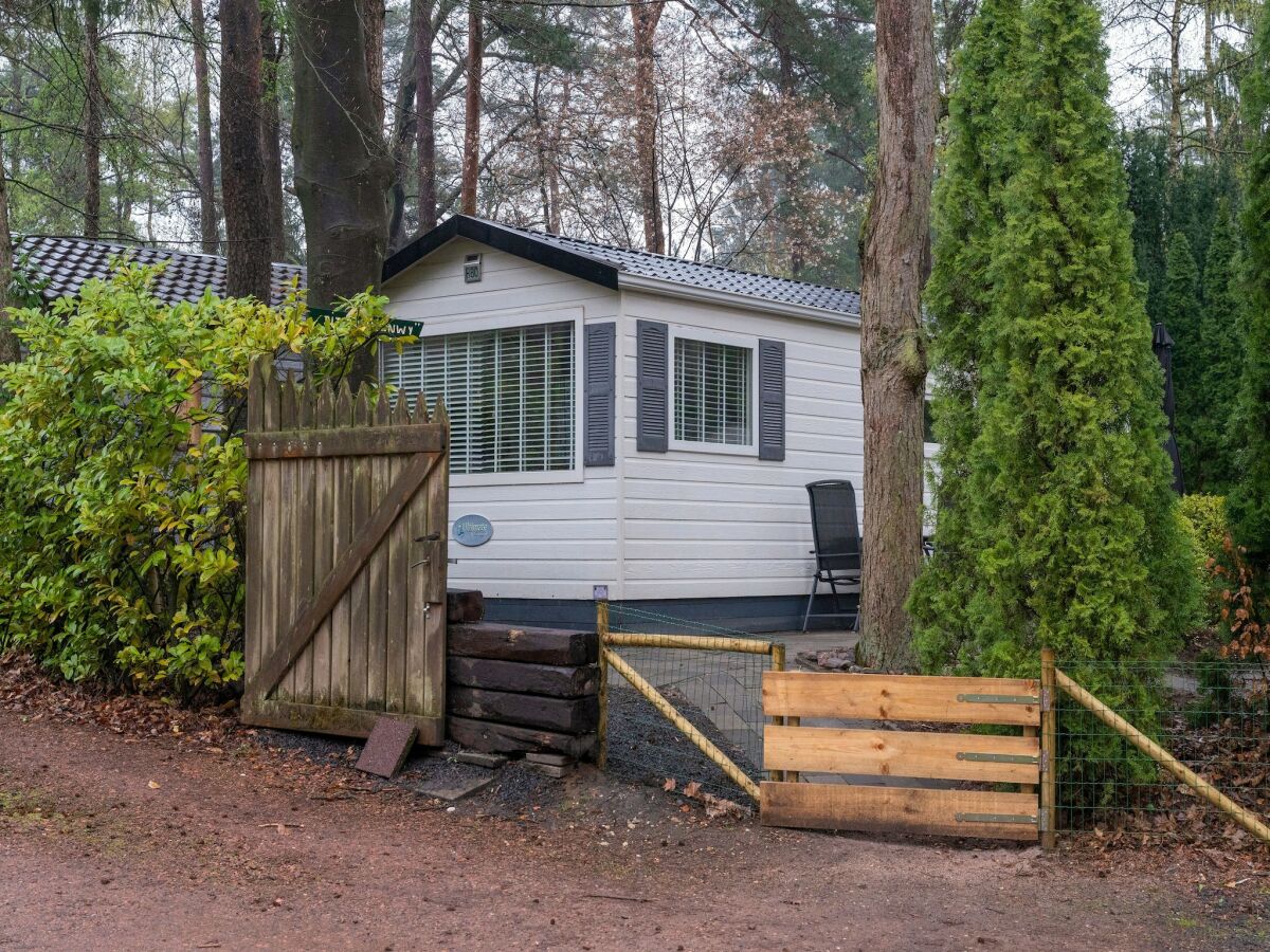 Chalet Schönes Ferienchalet in Emst mit Garten - Outdoor photo 2