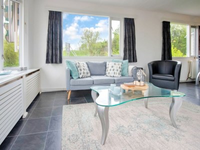 Holiday house Wasservilla nahe Volkerak Ooltgensplaat - Features photo 19