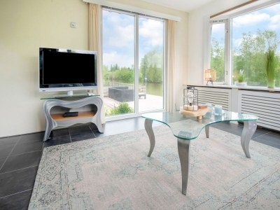 Holiday house Wasservilla nahe Volkerak Ooltgensplaat - Features photo 22