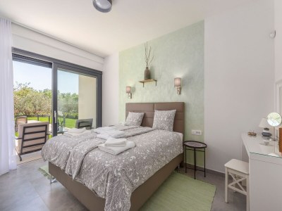 Holiday house Villa in Novigrad mit Pool und Meerblick - Features photo 34