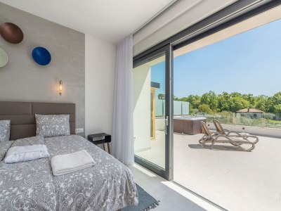 Holiday house Villa in Novigrad mit Pool und Meerblick - Features photo 35