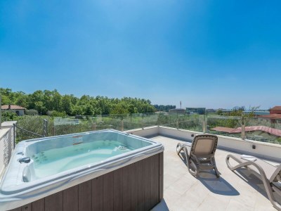 Holiday house Villa in Novigrad mit Pool und Meerblick - Outdoor photo 37