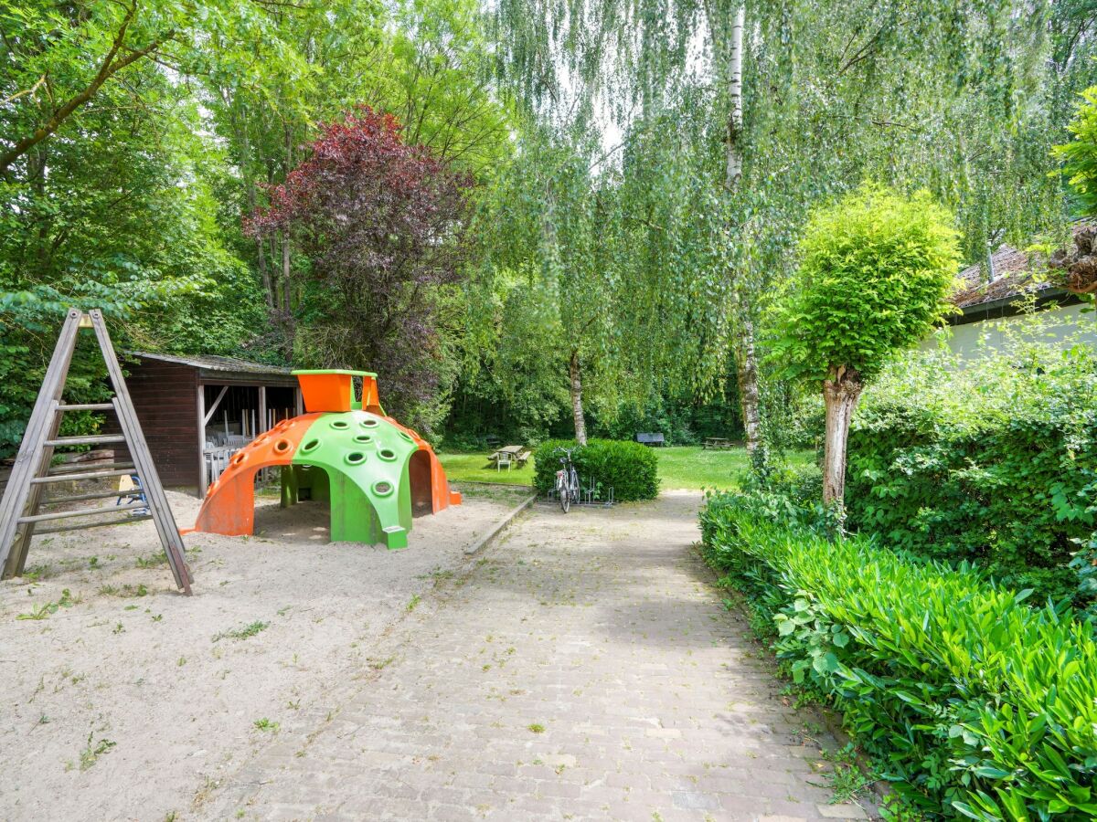 Holiday house Holiday Home in Ulestraten with Forest - Outdoor photo 2