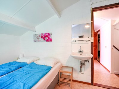 Holiday house Holiday Home in Ulestraten with Forest - Features photo 15