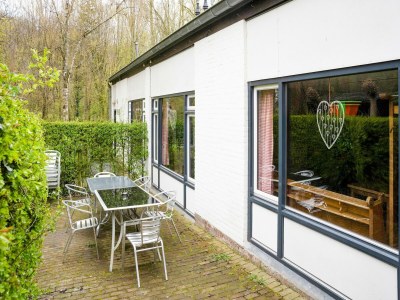 Holiday house Spacious Group Getaway with Garden - Outdoor photo 2