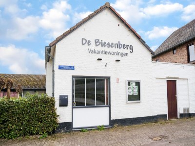 Holiday house Spacious Group Getaway with Garden - Outdoor photo 6