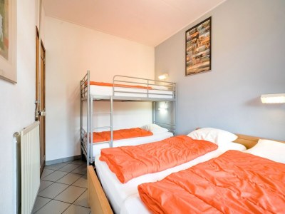 Holiday house Spacious Group Getaway with Garden - Features photo 11