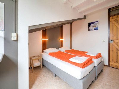 Holiday house Spacious Group Getaway with Garden - Features photo 26