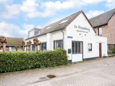 Holiday house Chalet in Ulestraten bei Maastricht - Outdoor photo 2