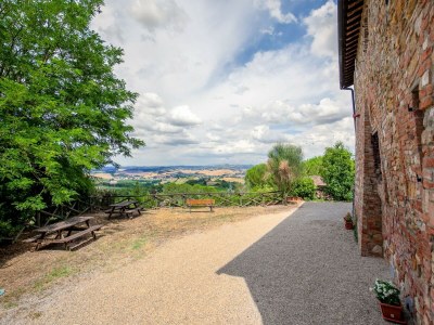 Farmhouse Spacious Tuscany Retreat - Outdoor photo 8