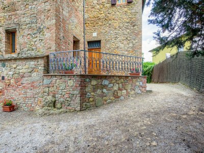 Farmhouse Spacious Tuscany Retreat - Features photo 25