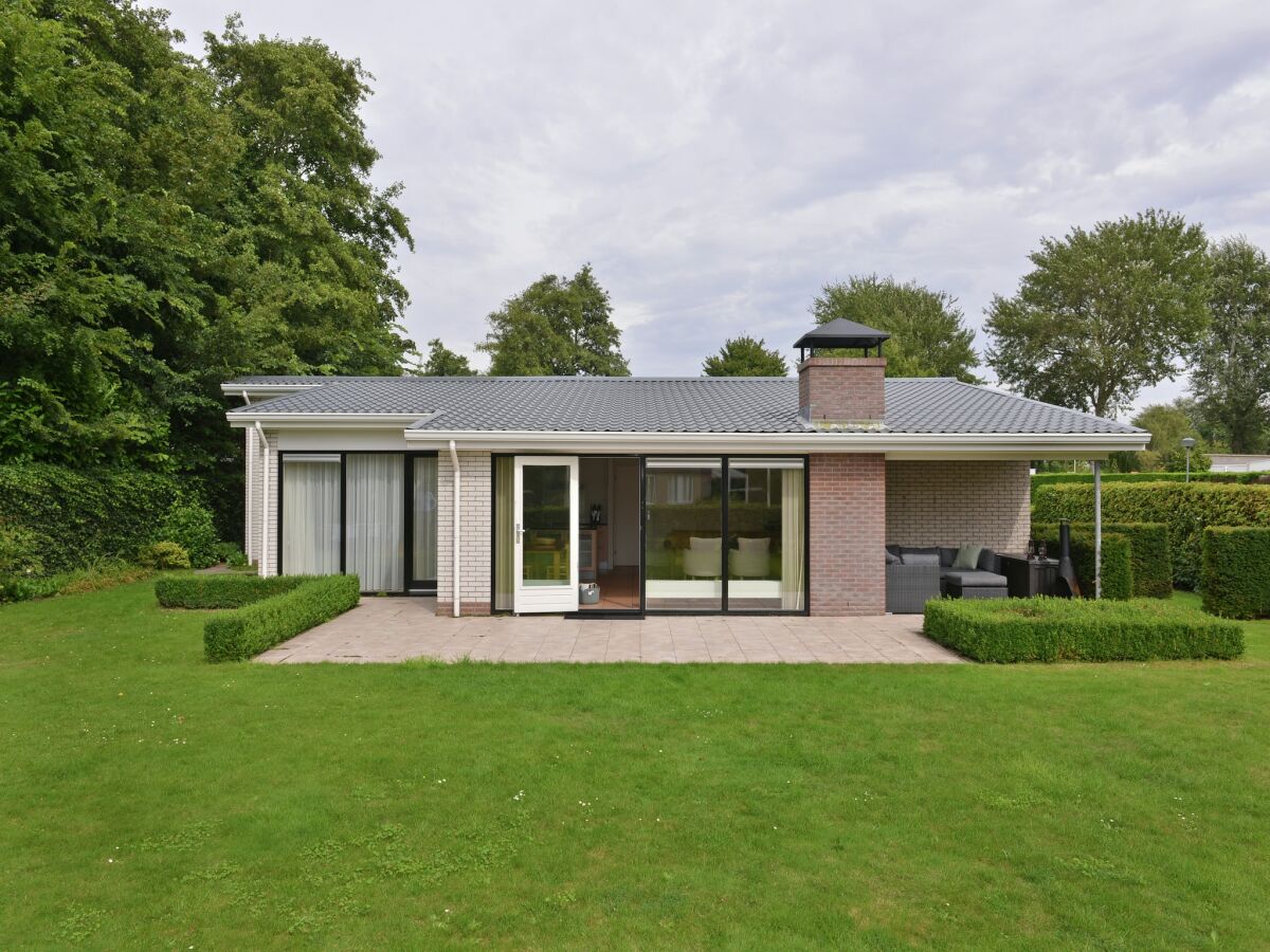 Bungalow Bungalow near Lake Veere for Water Sports - Outdoor photo 3