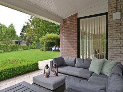 Bungalow Bungalow near Lake Veere for Water Sports - Outdoor photo 2