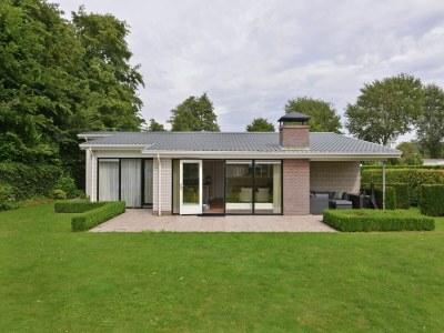 Bungalow Bungalow near Lake Veere for Water Sports - Outdoor photo 3