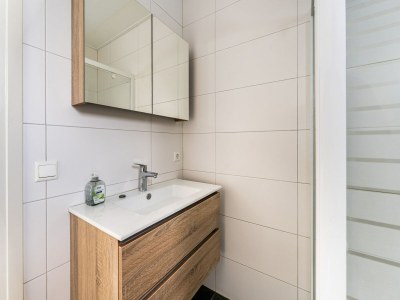 Holiday house Luxus-Chalet mit eigener Schaluppe und Hafen in Bantega Friesland - Features photo 25