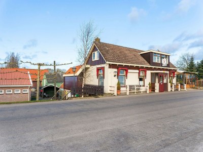 Holiday house Luxus-Chalet mit eigener Schaluppe und Hafen in Bantega Friesland - Environment photo 27
