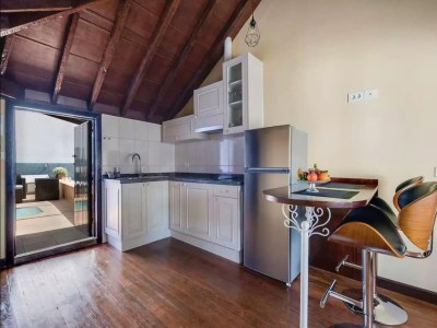 Holiday house Central La Laguna Retreat - Features photo 9