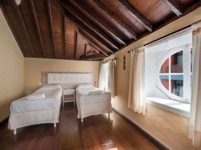 Holiday house Central La Laguna Retreat - Features photo 13