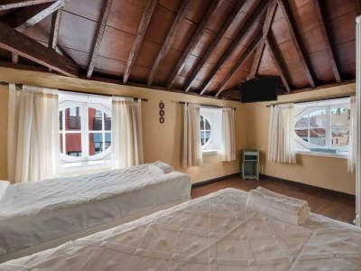 Holiday house Central La Laguna Retreat - Features photo 19