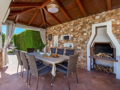 Villa Seastar with private pool - Outdoor photo 13