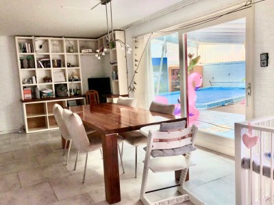 Holiday house House next to the beach with heated pool - Features photo 11