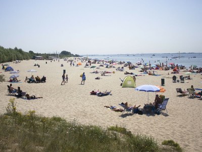 Holiday house House next to the beach with heated pool - Environment photo 22