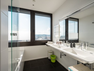 Apartment Skyflats Vienna Black View - Features photo 18