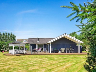 Holiday house 8 person holiday home in Nexø-By Traum - Holiday house
