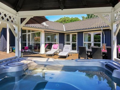 Holiday house 8 person holiday home in Nexø-By Traum - Outdoor photo 2