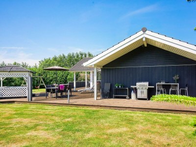 Holiday house 8 person holiday home in Nexø-By Traum - Outdoor photo 10