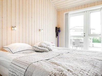 Holiday house 8 person holiday home in Nexø-By Traum - Outdoor photo 20