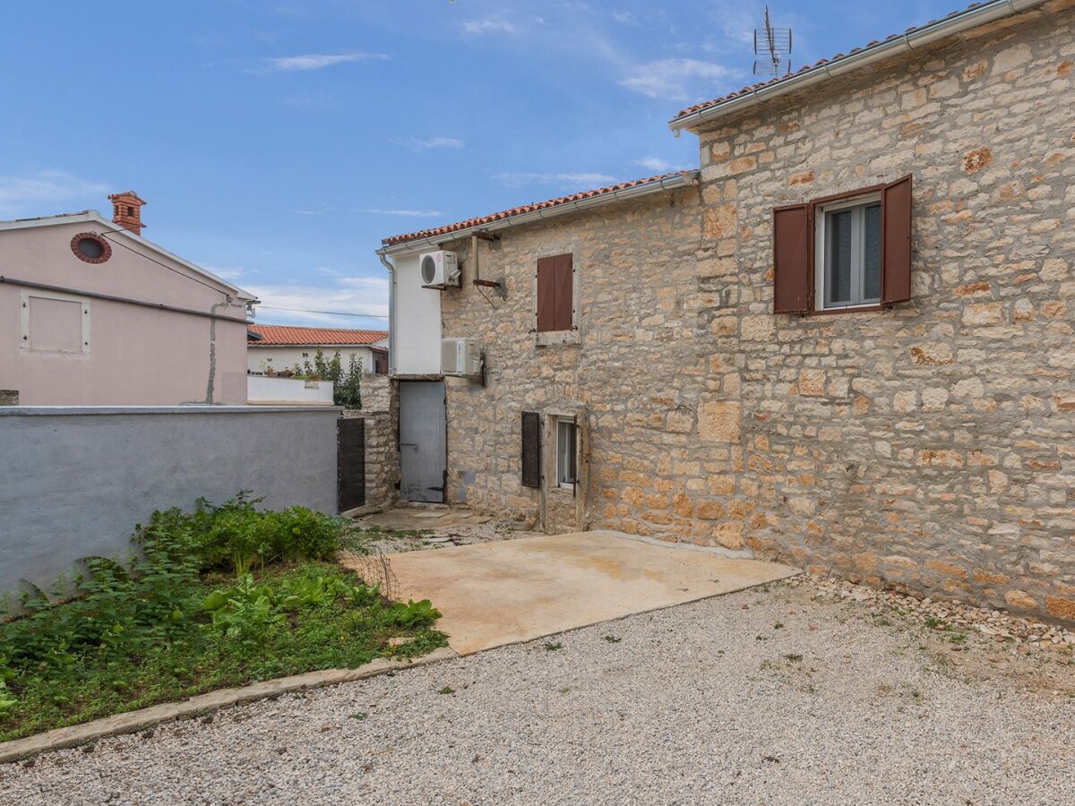 Apartment Apartment Dida Sime with Whirlpool