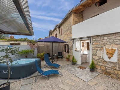 Apartment Apartment Dida Sime with Whirlpool - Features photo 18