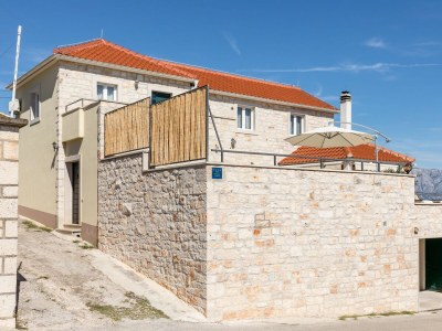 Villa Marivilla in Selca with heated pool - Outdoor photo 6