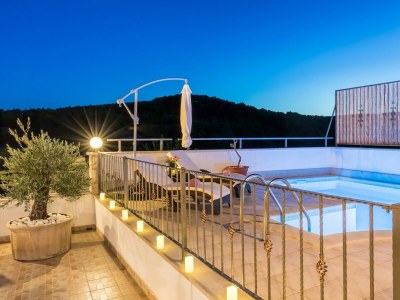 Villa Marivilla in Selca with heated pool - Outdoor photo 12