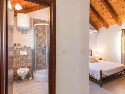 Villa Marivilla in Selca with heated pool - Features photo 29