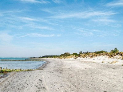 Apartment 4 Personen Ferienhaus in Borre - Outdoor photo 8