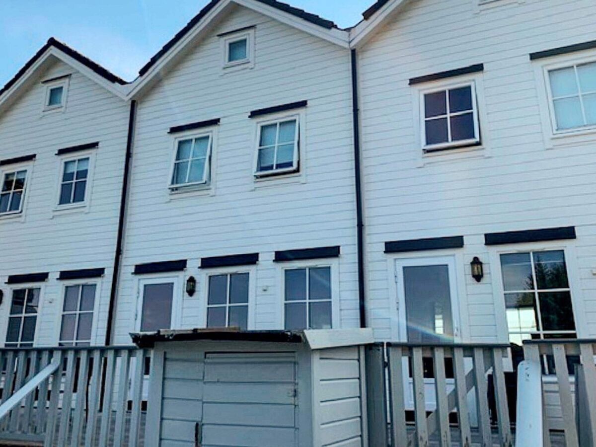 Holiday house 6 Personen Ferienhaus in Austrheim - Outdoor photo 2