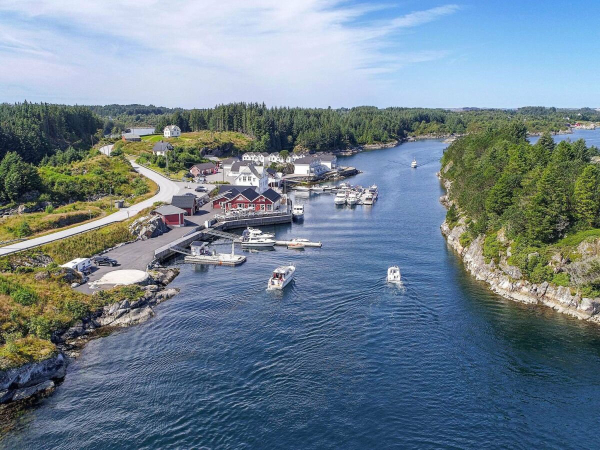 Holiday house 6 Personen Ferienhaus in Austrheim - Outdoor photo 4