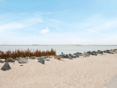 Holiday house Family-Friendly Cottage in Thyboron - Outdoor photo 3