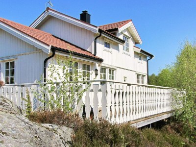 Holiday house 5 person holiday home in GURSKØY - Outdoor photo 9