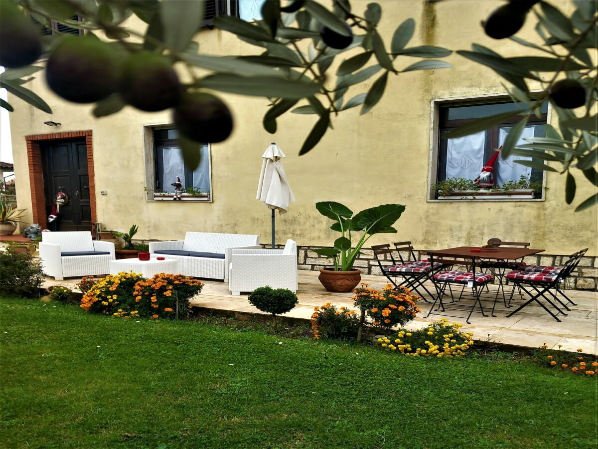 Holiday house Villa in Italy with Private Garden Retreat - Outdoor photo 2